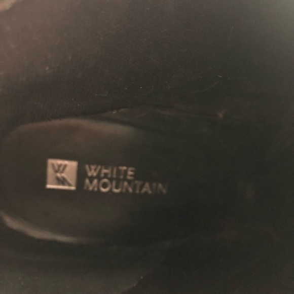 White Mountain size 10 black bootie heels - Picture 5 of 6
